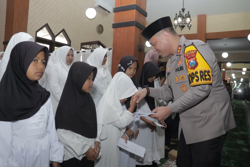 Sentuhan Humanis Polres Blitar di Hari Maulid Nabi: Gelar Pengajian hingga Santuni Anak Yatim